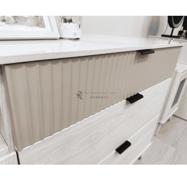 A56-02 索菲亞岩板功能伸縮鏡台