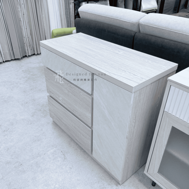 O011 銀杉3尺3斗櫃